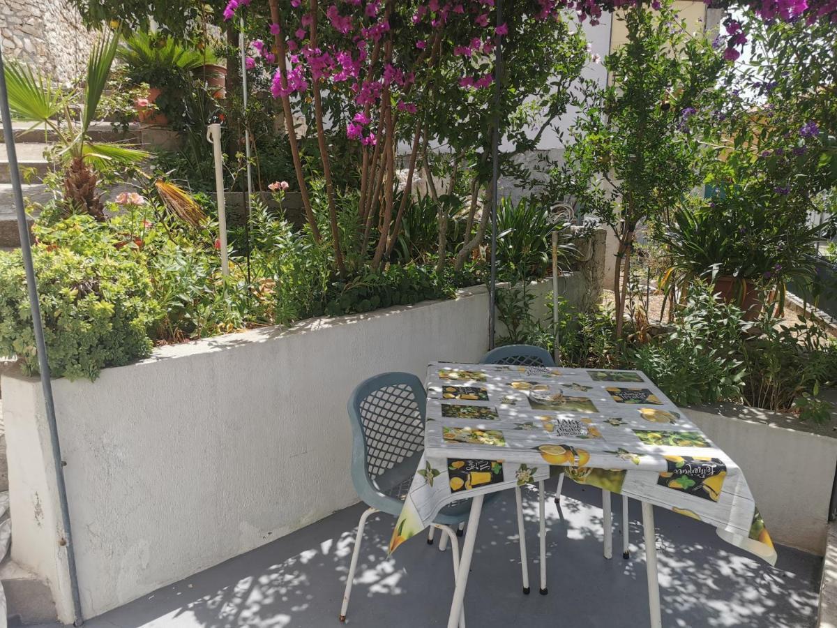 Apartman Tudor Kuzma Đảo Đảo Hvar Ngoại thất bức ảnh